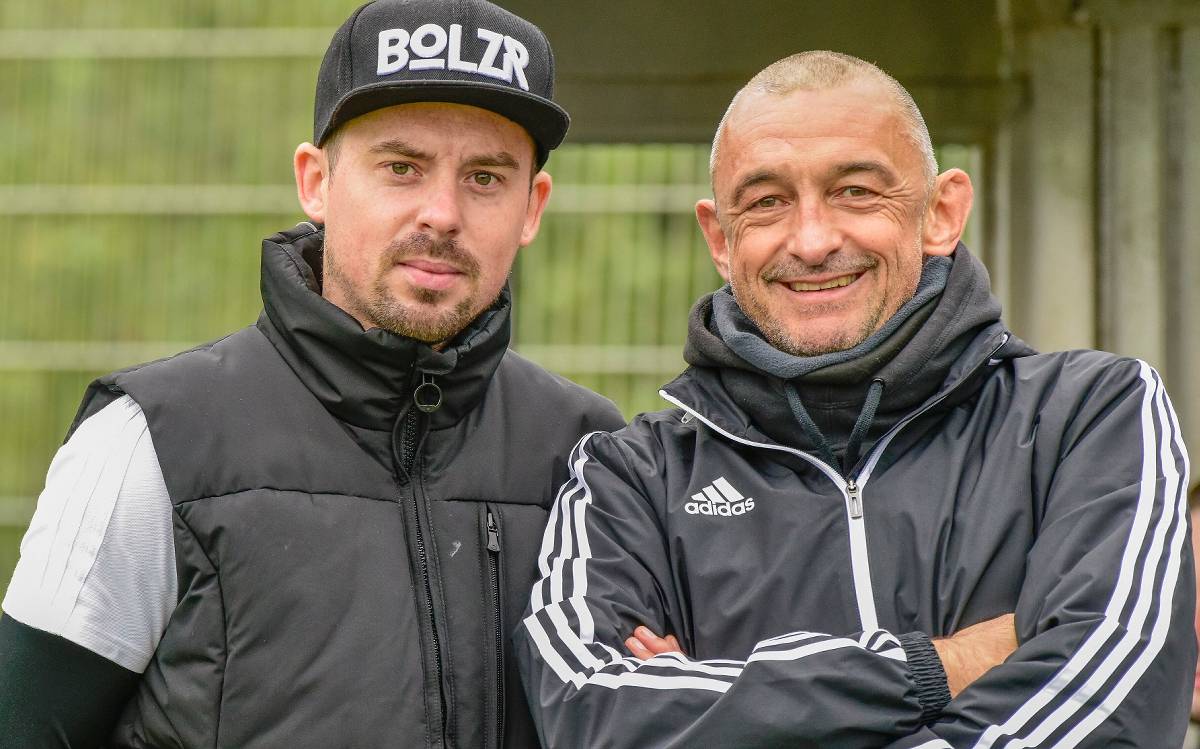  TSV-Trainer Denis Levering (l.) und Co-Trainer Ralf Schnitzler blicken optimistisch auf die neue Saison. 