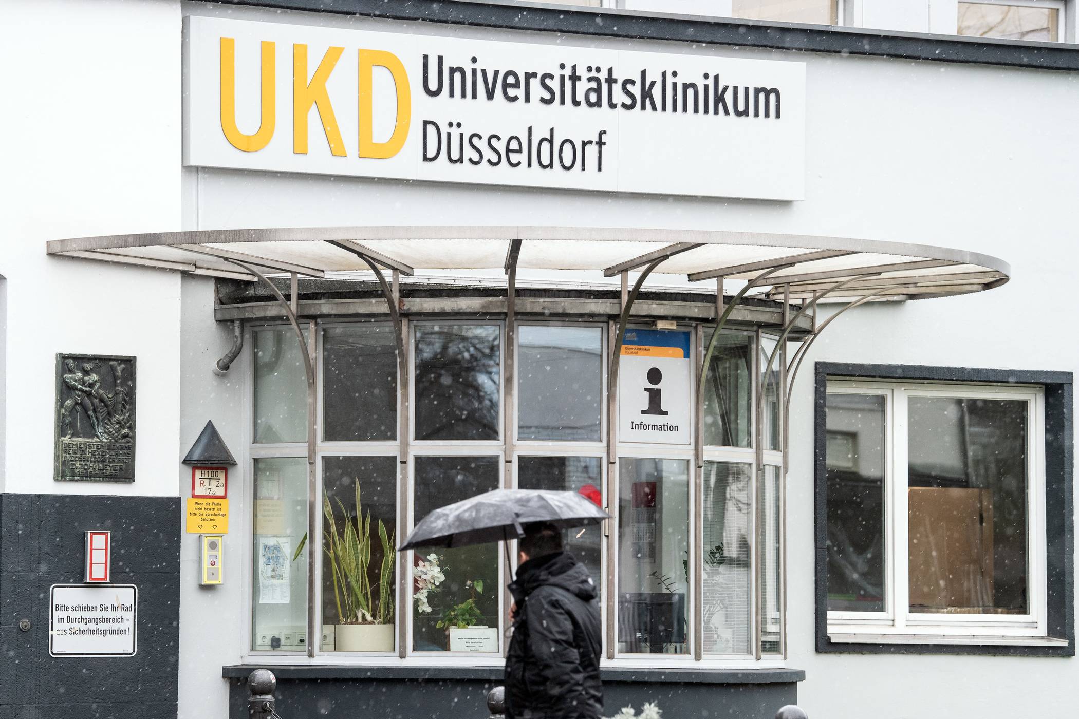  Die Uniklinik Düsseldorf wartet die Ermittlungen gegen einen Schnelltestbetreiber ab. 